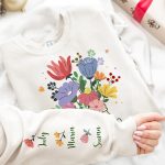 Best Mom, Grandma, Mama Ever Floral Custom Kids' Names - Personalized Sweatshirt - Image 3